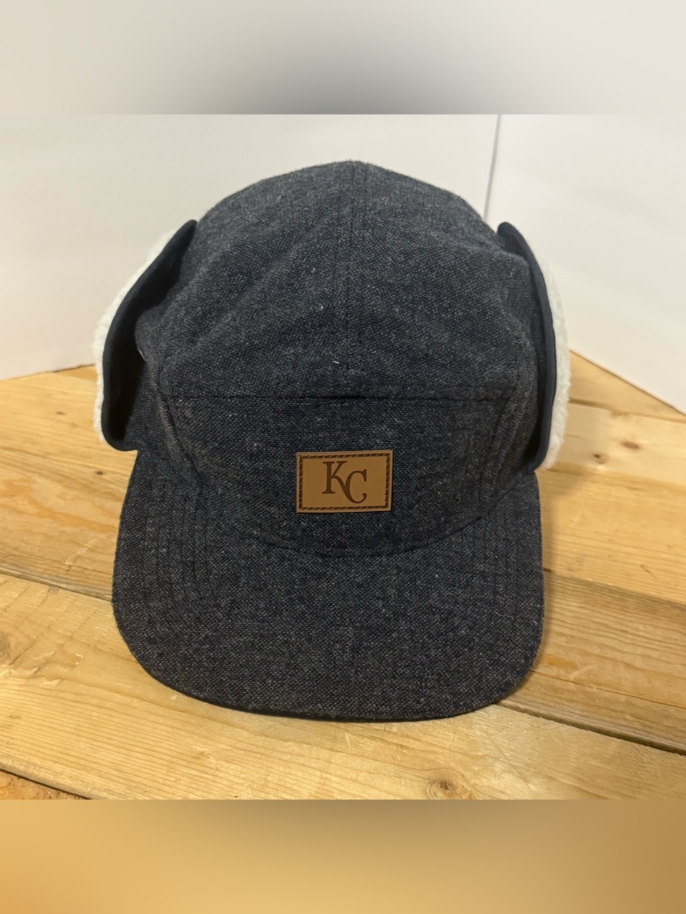 Melon Wear Kansas City Sherpa Ear Flap Winter Trapper Hat Gray KC NWOT